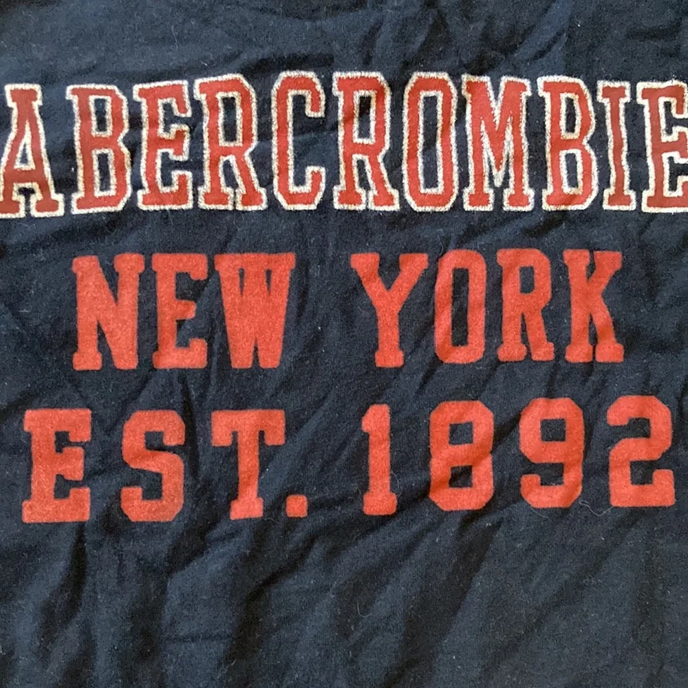 AMERCROMBIE&FINCH⭐️ Mens Black Short Sleeve Logo T-Shirt - Picture 2 of 4